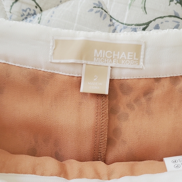 Floral applique knee length skirt white size small - Picture 4 of 5